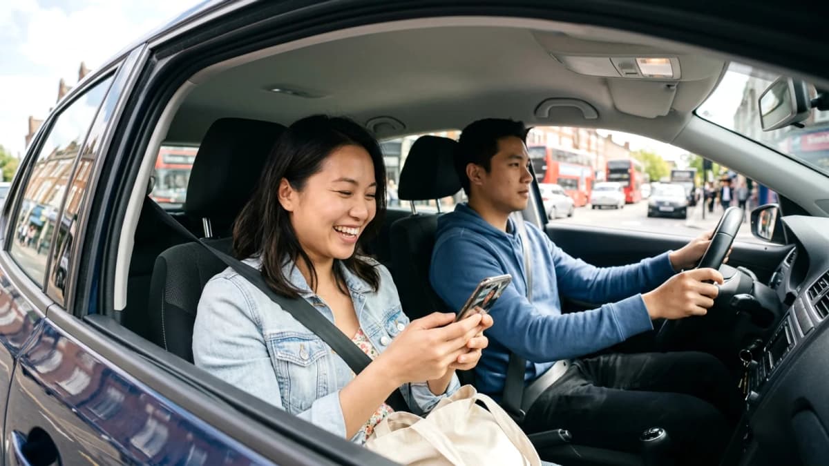 Kênh vlog người Việt ở Anh nổi tiếng: Xem gì?